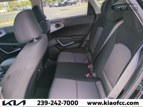 Certified 2022 Kia Soul LX image 12