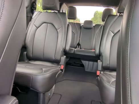 New 2026 Chrysler Pacifica Select FWD image 13