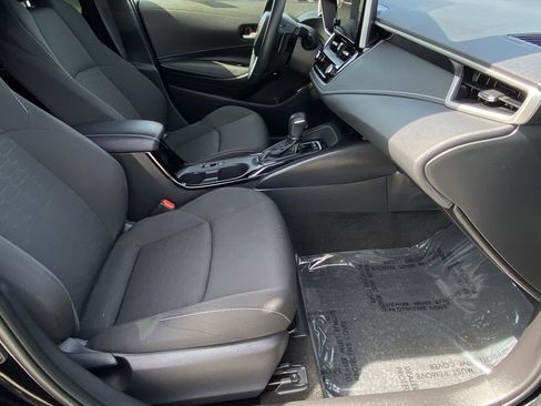 Certified 2025 Toyota Corolla SE w/ SE Package image 10