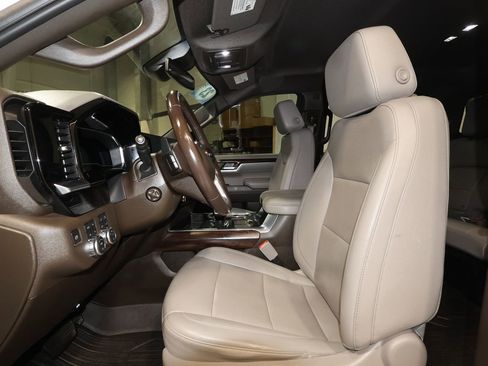 Used 2023 GMC Sierra 1500 SLT w/ SLT Premium Package image 24