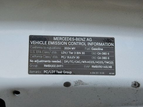 Used 2024 Mercedes-Benz GLC 300 image 17