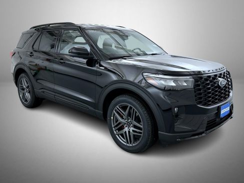 New 2026 Ford Explorer ST-Line w/ ST-Line Street Pack image 3