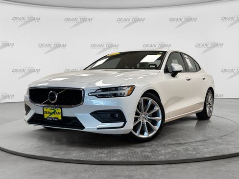 Used 2021 Volvo S60 T6 Momentum AWD/4WD image 3