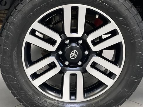 Used 2018 Toyota 4Runner Limited w/ Four Season Floor Mat Package AWD/4WD image 69