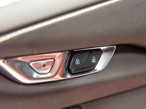 Used 2022 Chevrolet Corvette Stingray Preferred Cpe w/ Engine Appearance Package image 17