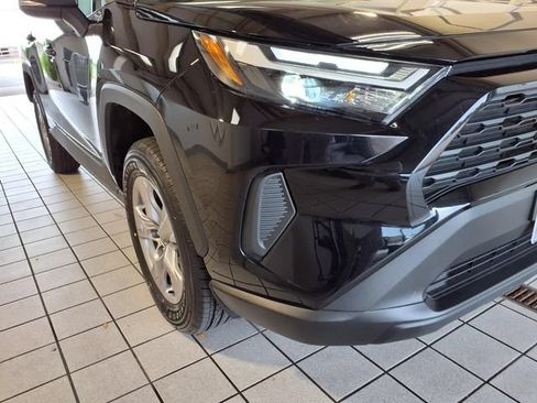 Used 2025 Toyota RAV4 XLE FWD image 23