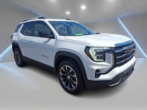 Used 2025 GMC Terrain Elevation w/ Elevation Premium Package AWD/4WD image 3
