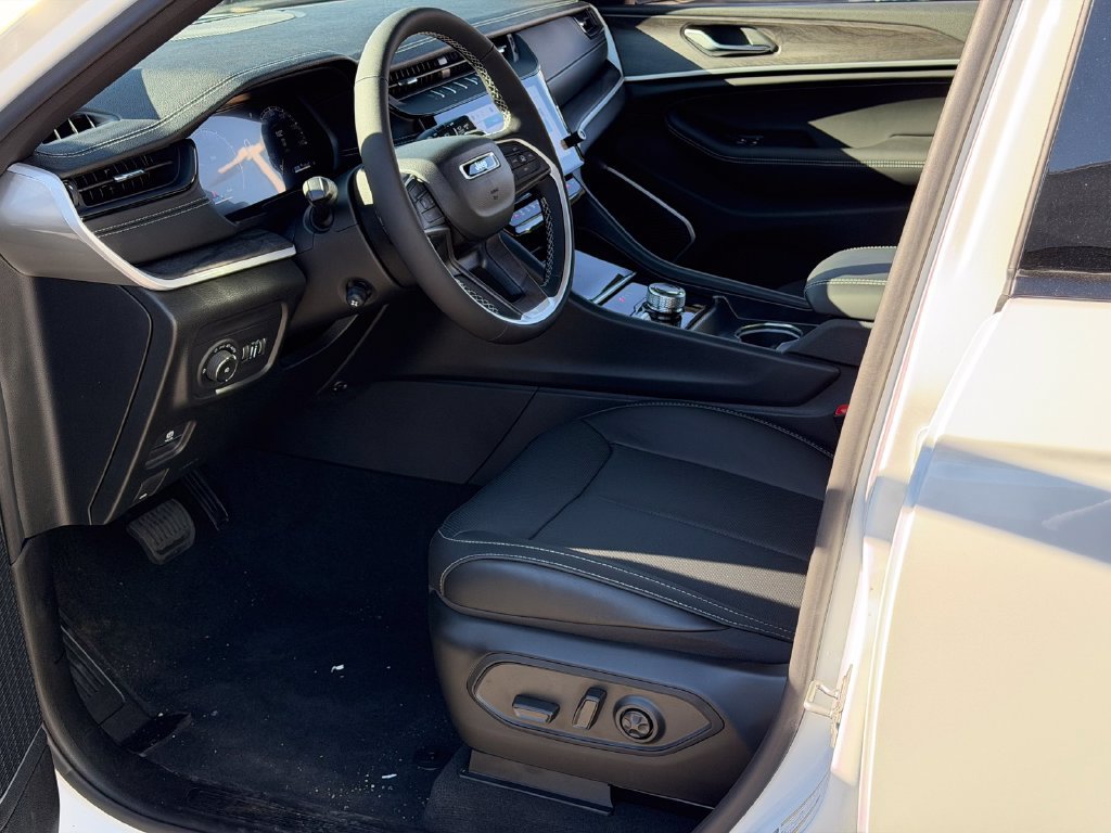 New 2026 Jeep Grand Cherokee Limited AWD/4WD image 10