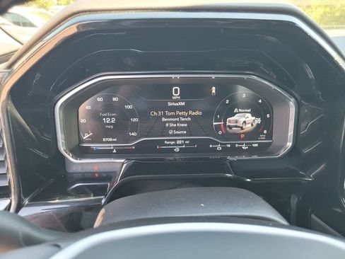 Used 2025 GMC Sierra 1500 SLT w/ SLT Premium Package AWD/4WD image 29