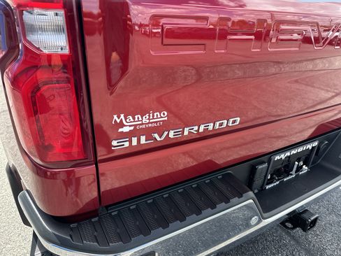Used 2021 Chevrolet Silverado 1500 LTZ w/ LTZ Premium Package AWD/4WD image 6