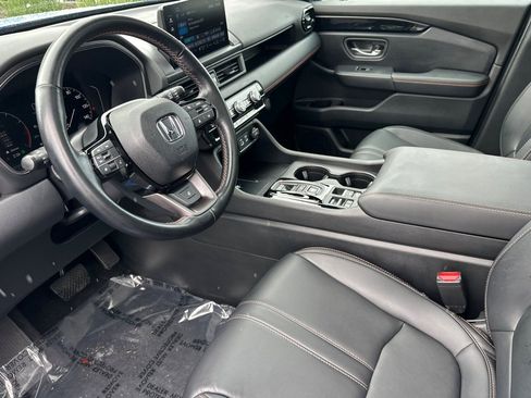 Certified 2024 Honda Pilot TrailSport image 9