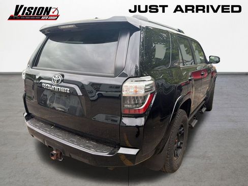 Used 2021 Toyota 4Runner SR5 Premium w/ Moonroof Package AWD/4WD image 4