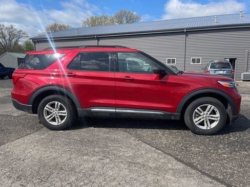 Used 2023 Ford Explorer XLT w/ Equipment Group 202A AWD/4WD image 11