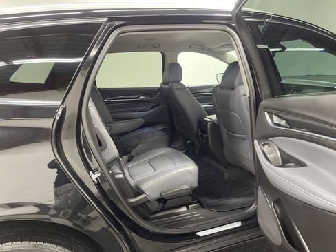 Used 2020 Buick Enclave Essence image 21