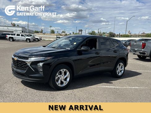 Certified 2024 Chevrolet Trax LS w/ LS Convenience Package FWD image 1