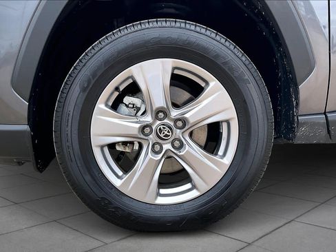 Used 2025 Toyota RAV4 XLE image 9