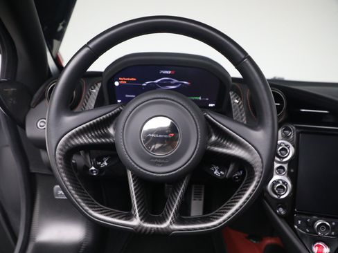 Used 2019 McLaren 720S Performance RWD image 27