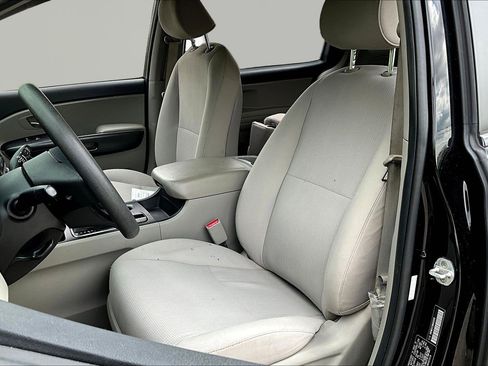 Used 2021 Kia Sedona LX FWD image 19