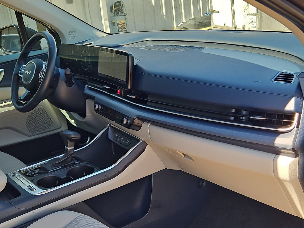 Used 2025 Kia Carnival SX FWD image 28