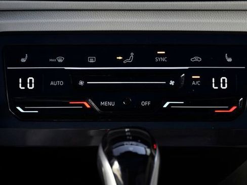 Used 2023 Volkswagen Tiguan SE R-Line image 22