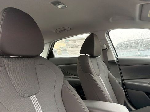 New 2026 Hyundai Elantra SE image 14