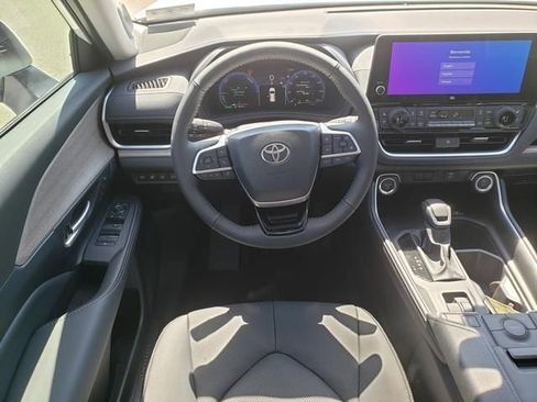 New 2026 Toyota Grand Highlander AWD Hybrid image 16
