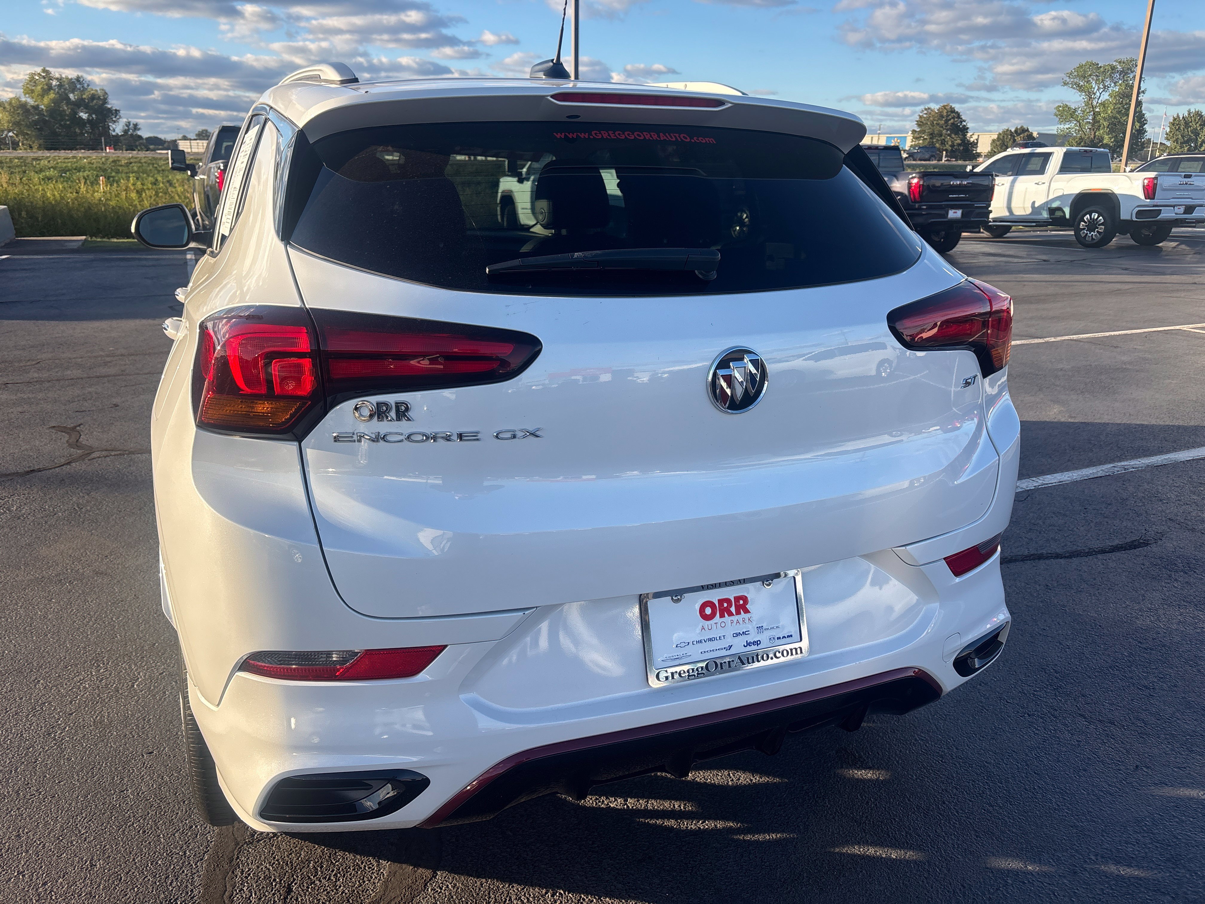Used 2023 Buick Encore GX Select w/ Sport Touring Package FWD image 5