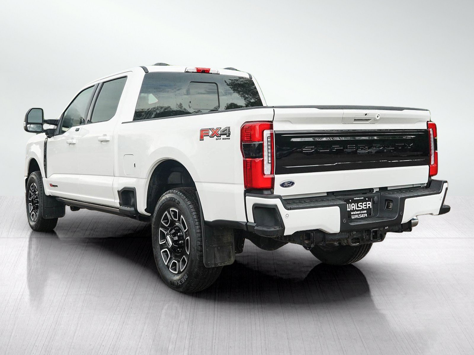 Used 2025 Ford F350 Platinum AWD/4WD image 3
