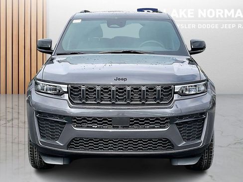 New 2026 Jeep Grand Cherokee Laredo image 3