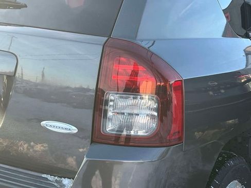 Used 2017 Jeep Compass Latitude image 10