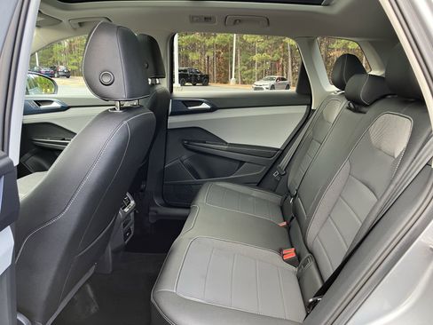 Used 2024 Volkswagen Taos SE image 33