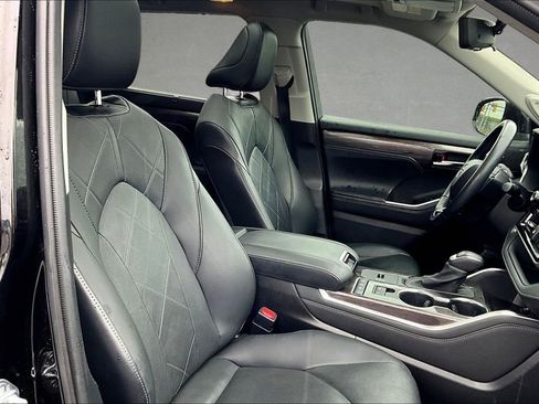 Used 2021 Toyota Highlander Platinum AWD/4WD image 26