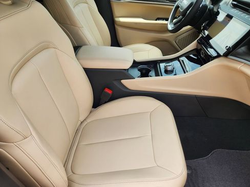 New 2026 Jeep Grand Cherokee L Limited RWD image 20