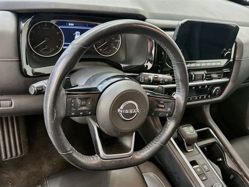 Used 2023 Nissan Pathfinder SL AWD/4WD image 18