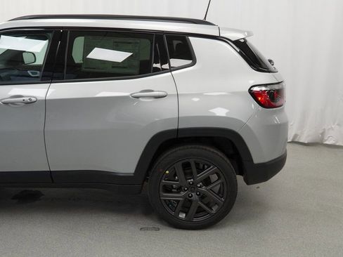 New 2026 Jeep Compass Latitude AWD/4WD image 16