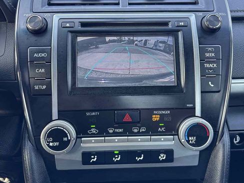 Used 2014 Toyota Camry SE FWD image 21