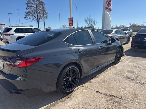 Used 2026 Toyota Camry Hybrid image 3