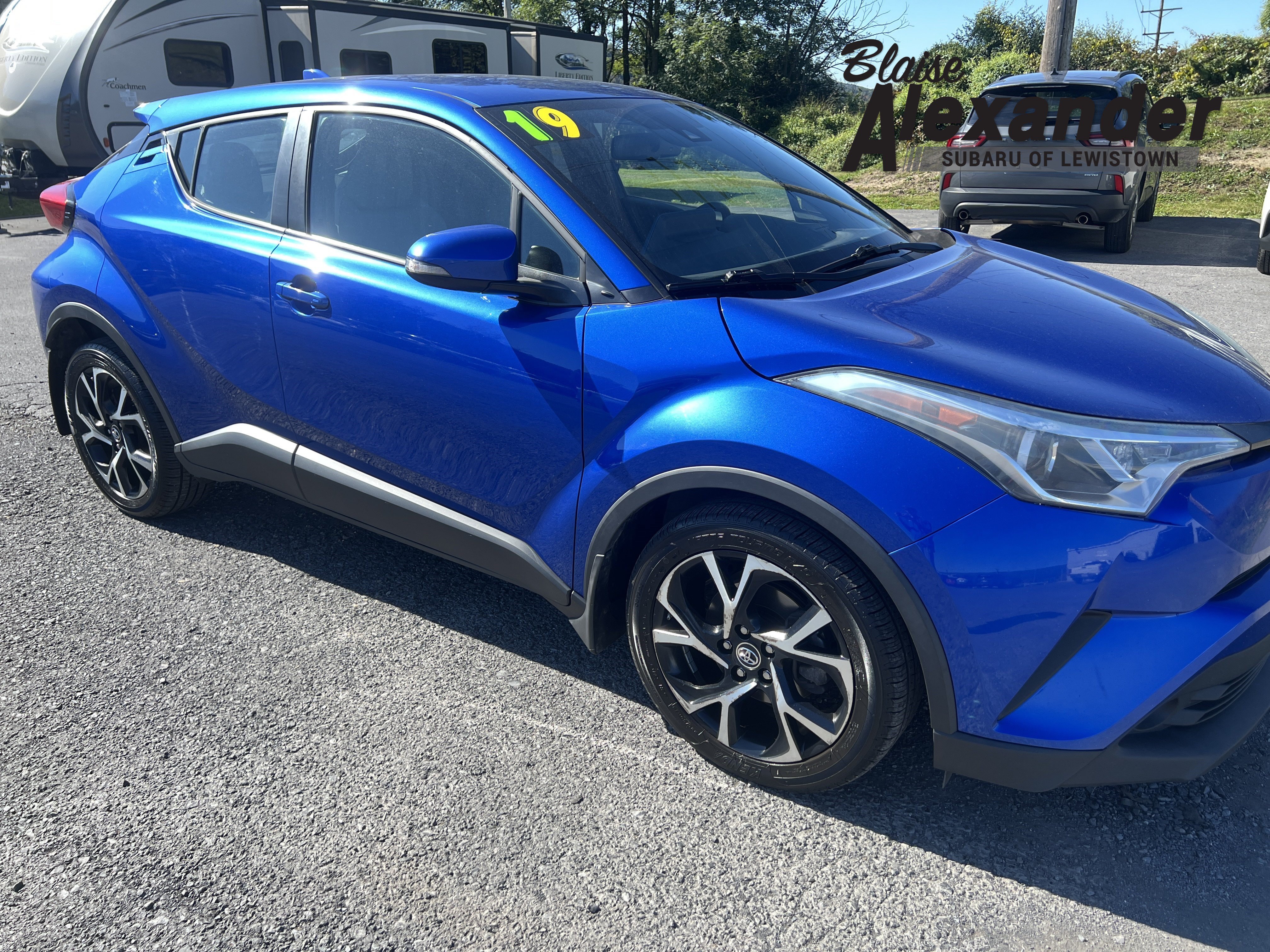 Used 2019 Toyota C-HR XLE FWD image 1