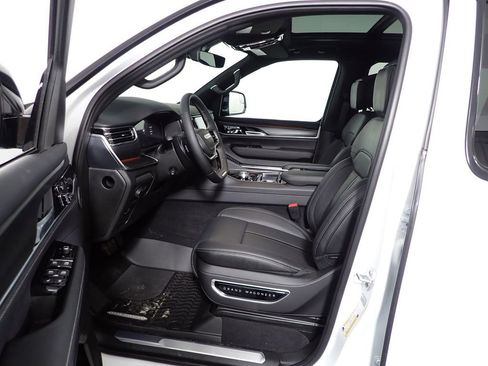 New 2026 Jeep Grand Wagoneer Summit AWD/4WD image 26