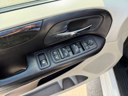 Used 2012 Dodge Grand Caravan SE FWD image 20