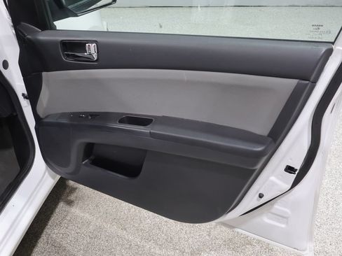 Used 2012 Nissan Sentra 2.0 S w/ Convenience Pkg FWD image 24