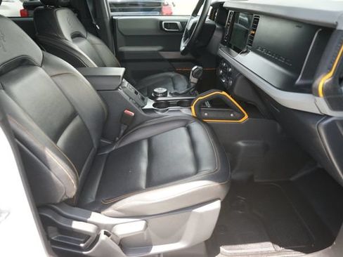 Certified 2023 Ford Bronco Badlands w/ Sasquatch Package AWD/4WD image 18