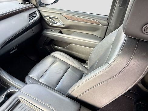 Used 2022 Chevrolet Suburban LT image 23