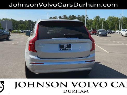 Used 2024 Volvo XC90 B5 Core w/ Protection Package Premier AWD/4WD image 7