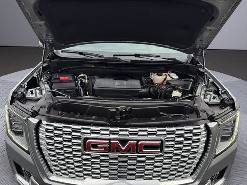 Used 2024 GMC Yukon Denali w/ Advanced Technology Package image 24