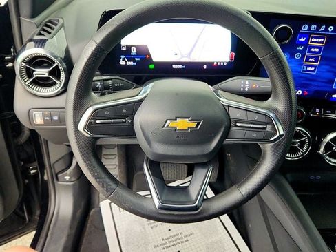 Used 2025 Chevrolet Blazer EV LT FWD image 12