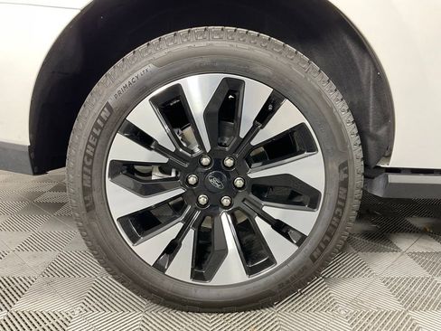 New 2026 Ford Expedition Platinum w/ Driver's Package AWD/4WD image 10