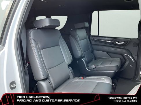 Used 2024 GMC Yukon XL Denali RWD image 11