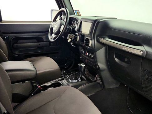 Used 2017 Jeep Wrangler Unlimited Sport AWD/4WD image 23