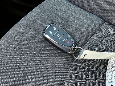 Used 2024 Chevrolet Equinox LT image 37